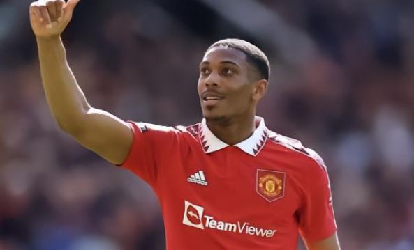 尼黑的中场 尼黑的中场